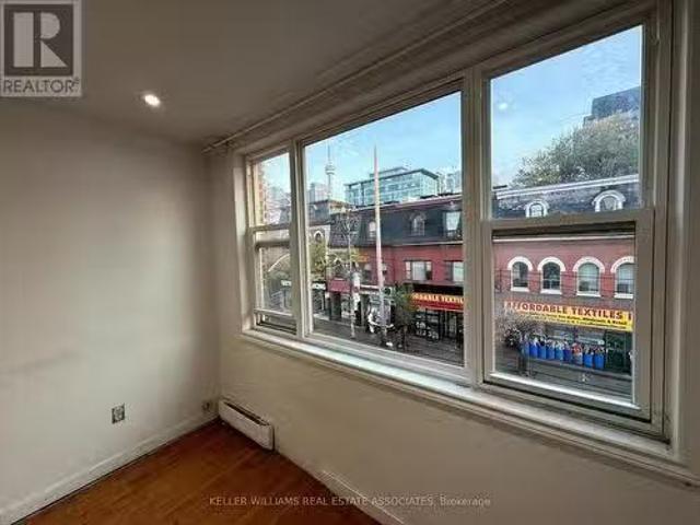 New Third Floor 452 Queen Street W, Toronto, ON, M5V 2A8 c.