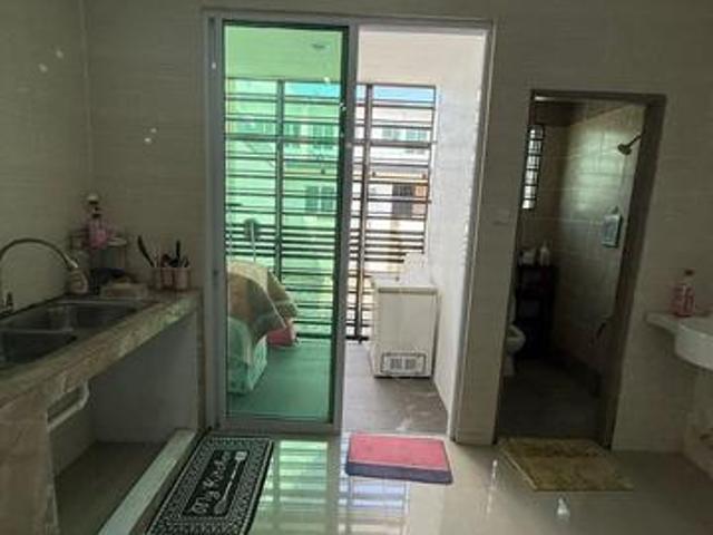 Cheap Uni vista samarahan 2 storey terrace 3 bedroom nice
