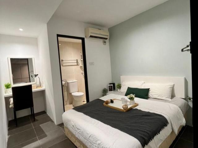 Cheap ZERO DEPOSIT Room With Private Bathroom Room At Damansara Perdana