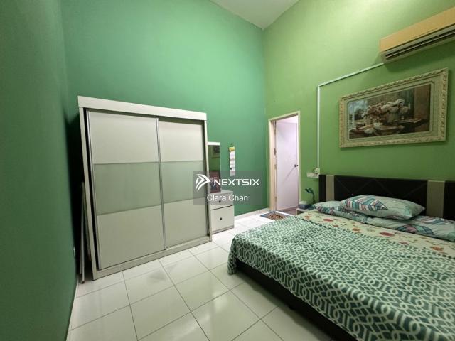 Cheap and below market price stratified ground floor shop only for sale
