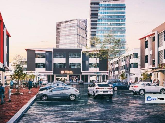 Cheap/ Atrium/ New 3 storey shoplot/ near medical centre/ heart centre