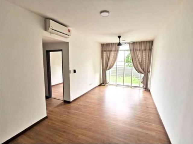 CHEAP Below Market Corner Ground Floor 1229 sf 3B2R