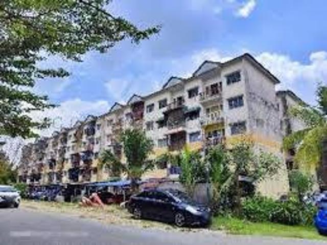 Cheap below market Apartment A1 taman sri tanjong semenyih 650sqft