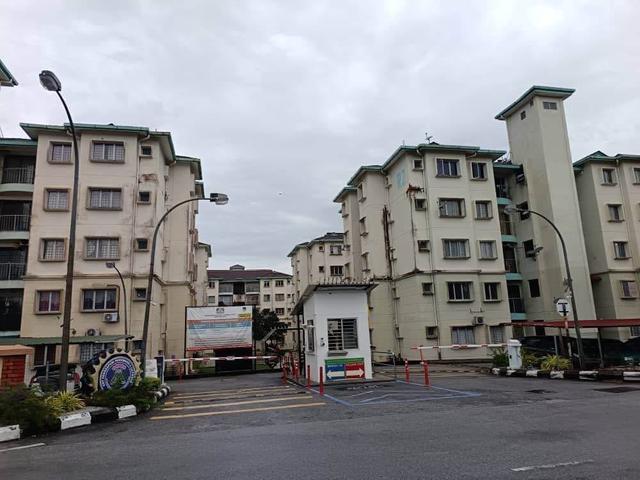 cheap below market apartment Lilywood court bandar tasik puteri rawang