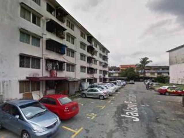 cheap below market apartment pandan indah near LRT station 495 sqft