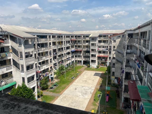 cheap below market apartment teratai taman bukit subang shah alam