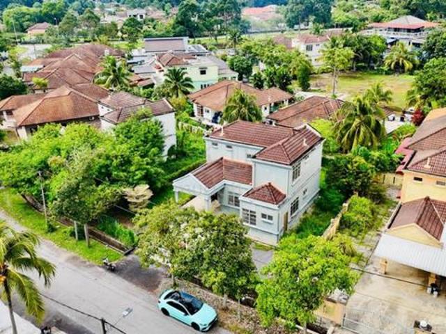 Cheap Bungalow Taman Tasik Beringin 2 Storey in Pantai Sepang Putra