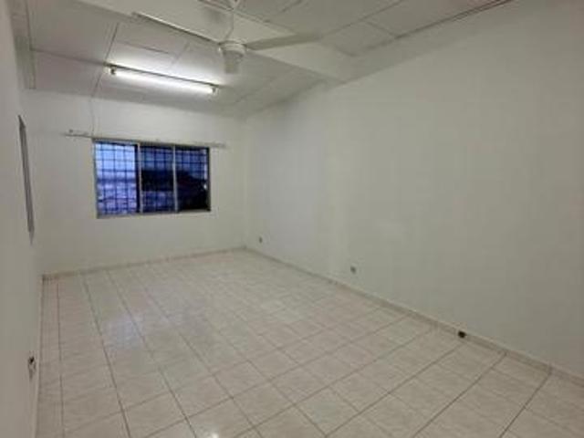 Cheap Deal GOOD COONDITION Single Storey FOR RENT CORNER