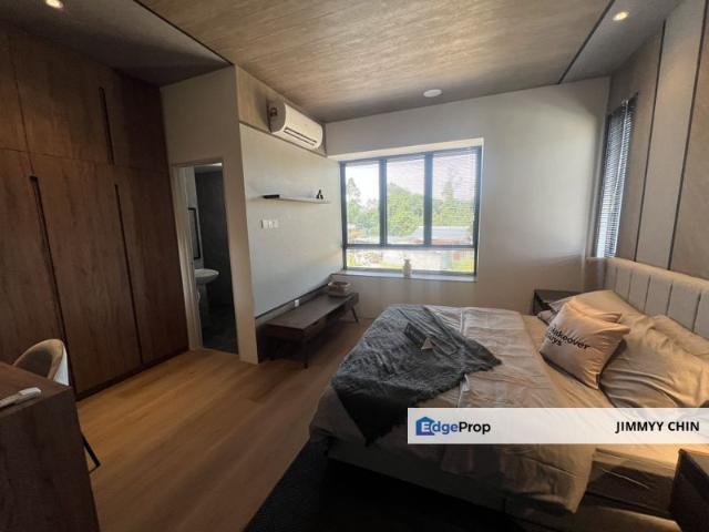 Cheap/ Estate 84/ Townhouse/ Lower unit/ 2 plus 1 bedroom/ 1299 sqft/ nice unit