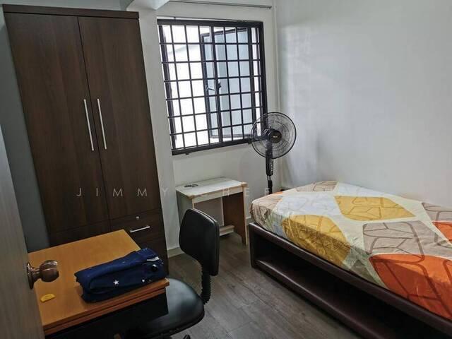 Cheap Own Room Near MRT Coffeeshops Stadium Swimming Pool Shopping Mall