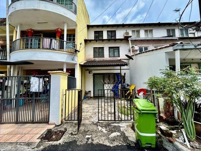 CHEAP RENOVATED NEARBY LRT 25 STOREY TERRACE Taman Desa Setapak KL