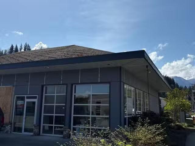 Cozy Retail for lease in Chilliwack, Sardis, 100 A 5580 Vedder.