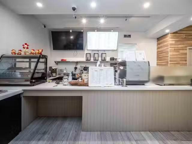 Cheap Retail for lease in Port Coquitlam, Port Coquitlam, 21 2.