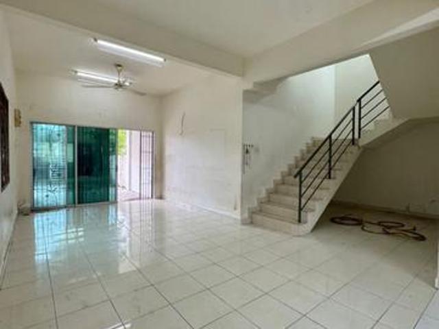 Cheap Scott Garden Aman Larkin Townhouse Corner Lot Gated