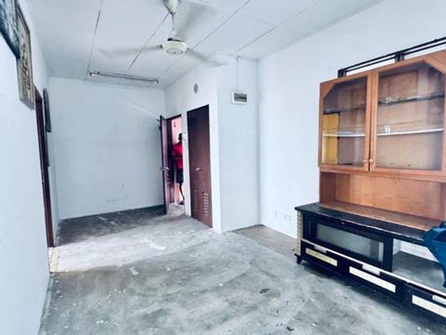 Cheap Sale Pangsapuri Sri Tanjung USJ 16 Subang Jaya Freehold