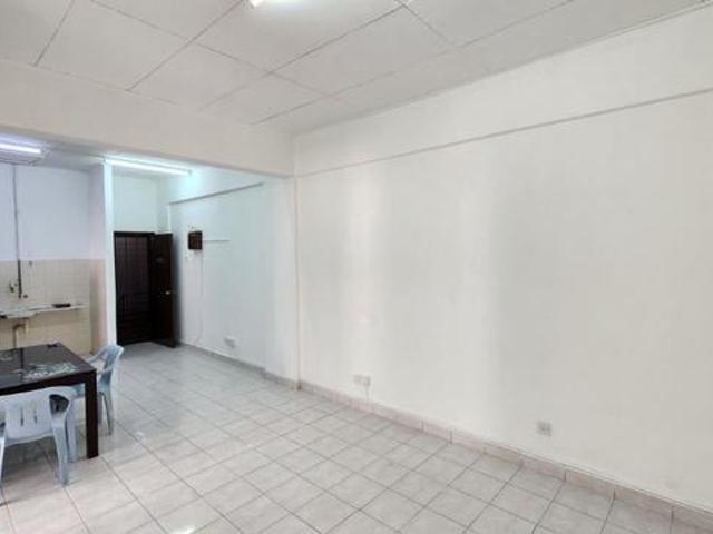 Cheap Sale Serdang Perdana Sek 5 Corner Unit Shop Apartment for Sale