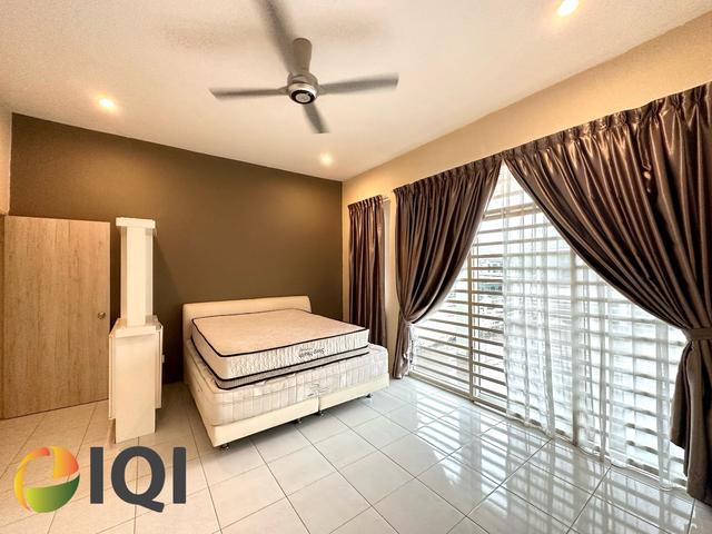 Cheap sellVilla Mutiara 2sty Terrace Fully Renovation Gated