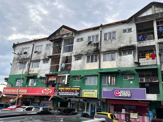 Cheap Shop Apartment Taman Sri Serdang upm for sale