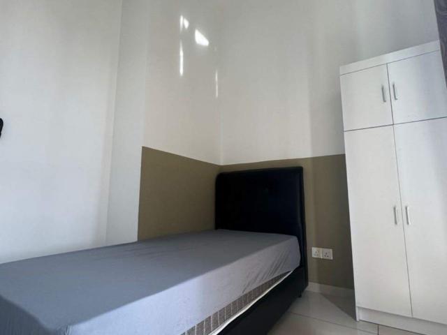 Cheap Small Room with Aircond at Bayan Lepas Sungai Ara Penang