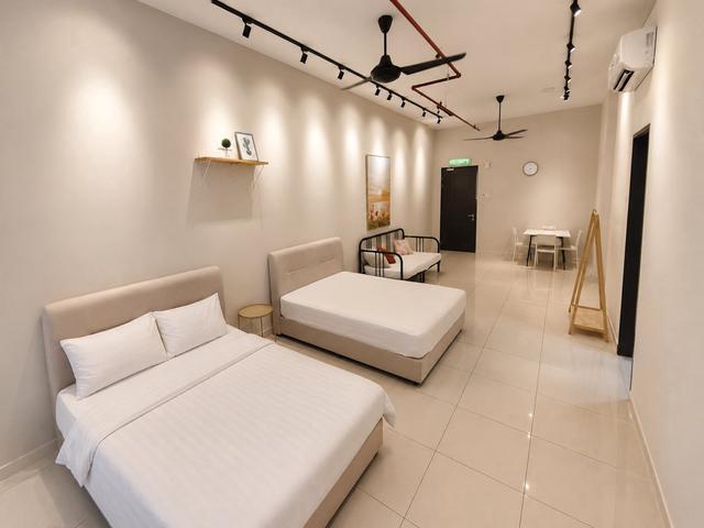 Cheaper Well Maintain Unit With Fully Furnish Suit For Couple Single