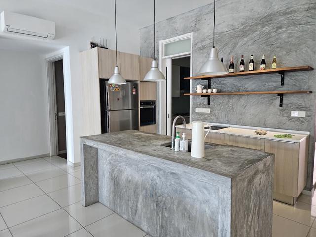 CHEAPEST The Light Collection 3 Condo at Gelugor Near EGate For Rent