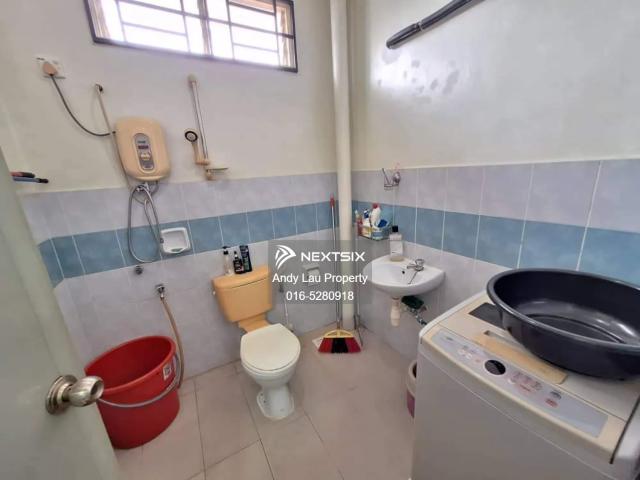 Cheapest unit in market, next to Paradigm mall If fully furnished ROI 6% Market rental RM 2200