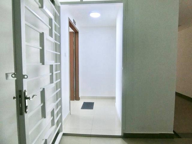 CHEAPEST UNIT Lake Point Residence Condominium Cyberjaya