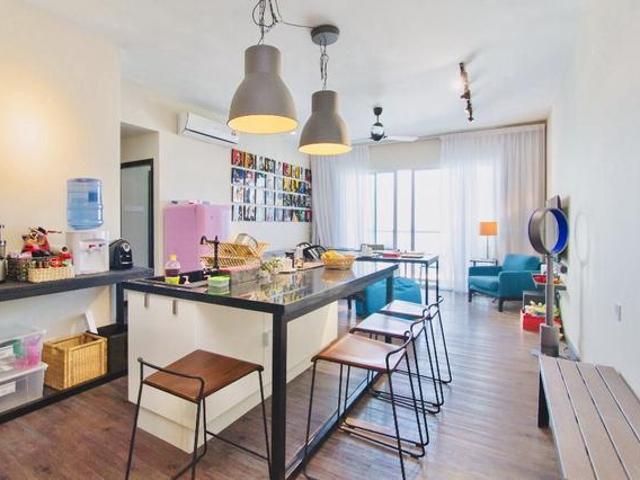 CHEAPEST Vertiq 1044sf FULL FURNISH RENO Seaview 2CarPark Gelugor