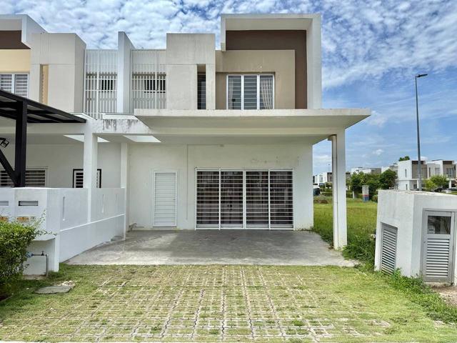 CHEAPEST CORNER BIG LAND Double Storey Casa Green Cybersouth
