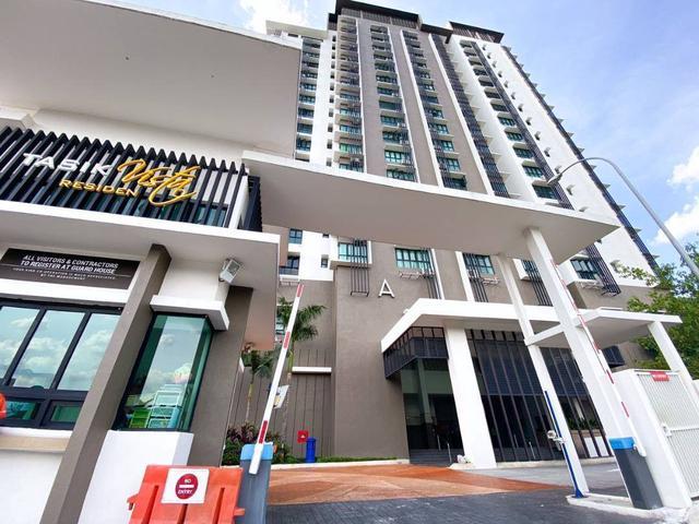 CHEAPEST CORNERBIG UNIT Condominium Lake Vista Residence BTHO