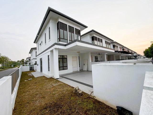 CHEAPEST FACING OPEN 2 Storey END LOT Graham Eco Grandeur