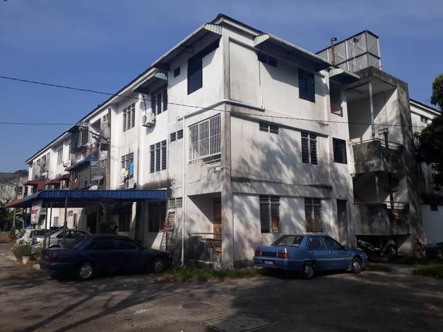 CHEAPEST Ground Floor Taman Jentayu Flat 517sf Near Iconic Point