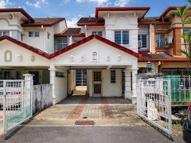 CHEAPEST IN THE AREADouble Storey Superlink House USJ 20 Subang Jaya