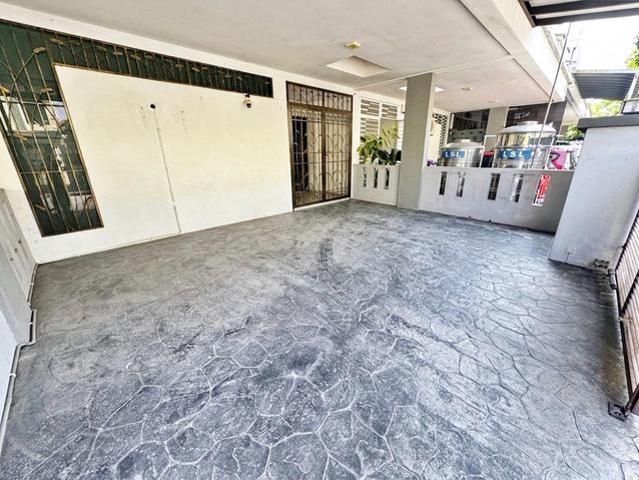 CHEAPEST RENOVATED 3 Storey SUPERLINK Terrace Taman Tropika 2 Bangi