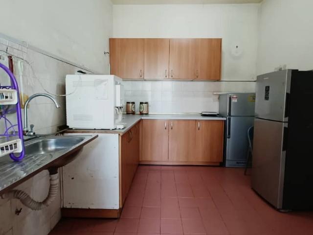 Cheapest single room with aircond at seri kembangan near to sierra, bandar 16 sierra, aeon, giant, bus stop