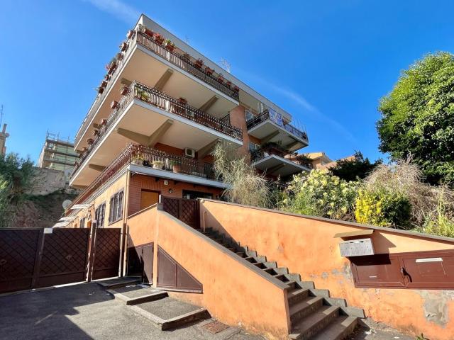 Cheerful 1 Bedroom with Private Patio Cribmed