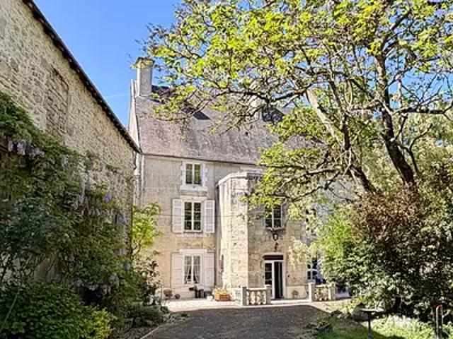 Chef Boutonne 79110 Achat / Vente maison 11 pièces t11 piscine cave