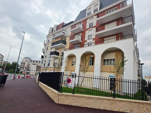 CHELLES