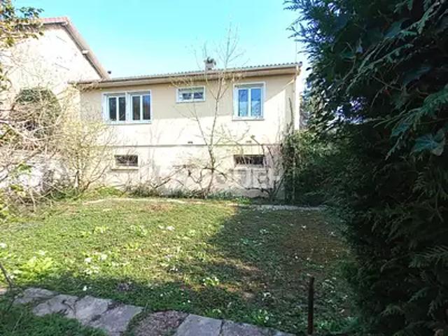 Chelles 77500 Achat / Vente maison 3 pièces t3 au dernier étage cave