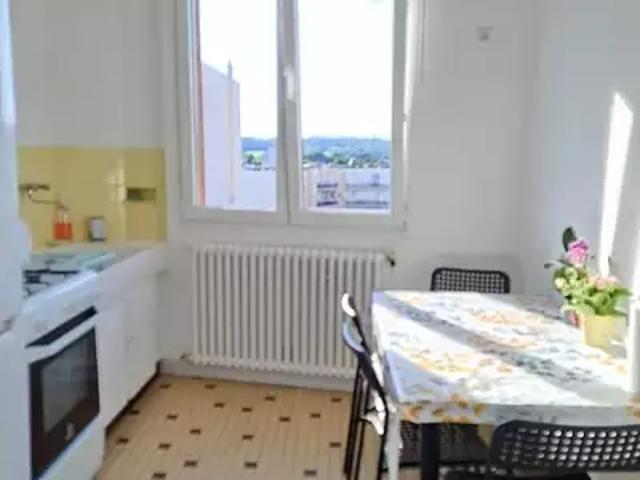 Chelles 77500 Location appartement 2 pièces t2 au dernier étage cave