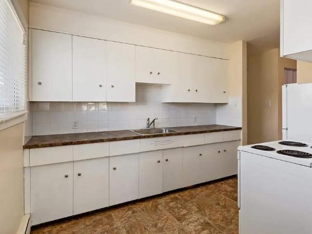 Chelsey Manor 1 Bedroom Apartment for Rent at 10651 105 St Nw, Edmonton, AB T5H 2X1 Central McDougall