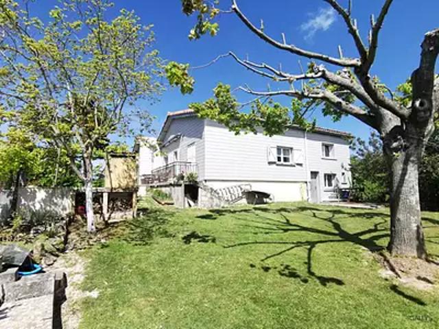 Chenac Saint Seurin d'Uzet 17120 Achat / Vente maison 4 pièces t4 piscine terrasse