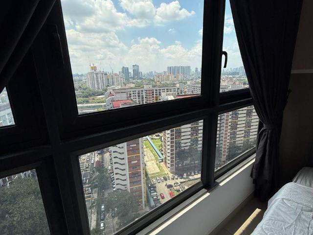 Cheras m vertica female master room for rent