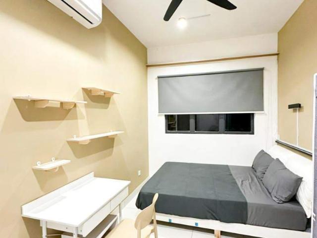 Cheras traders park @ c180 next to aeon mall master room