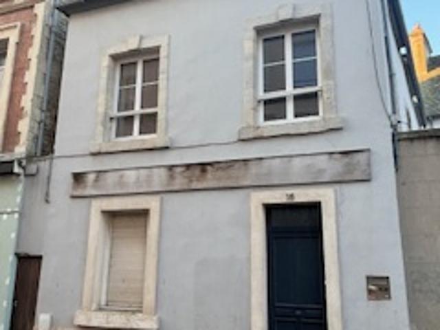 CHERBOURG EN COTENTIN 50100 Maison de ville sans extérieur de 94.74 m2 non meublée type F4