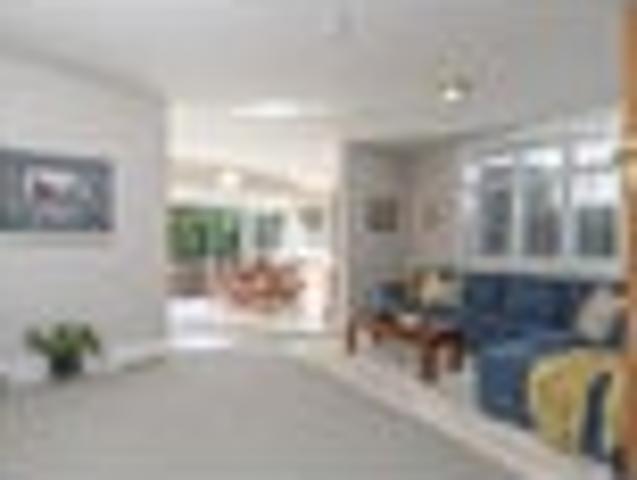 Cherished Family Bungalow North Facing on 607m2!
