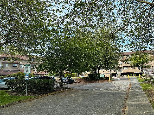 Cherry Tree Place Townhouse In Richmond 3bdrm