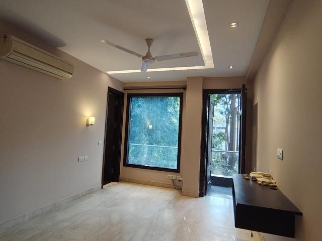 Chittaranjan Park 3.5 Bedroom 2000 Sq. Ft. Builder Floor in Chittaranjan Park Delhi Listing ID: #10264