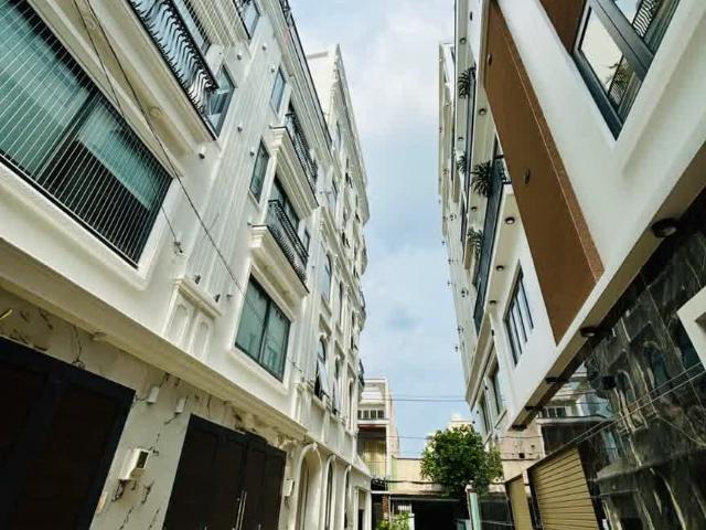 Chỉ 7. Xtỷ Nhà Đẹp Gò Vấp KDC Vip Hẻm Xe Tải 4 Tầng 4X15M Gara Ô Tô Ngay CV Làng Hoa