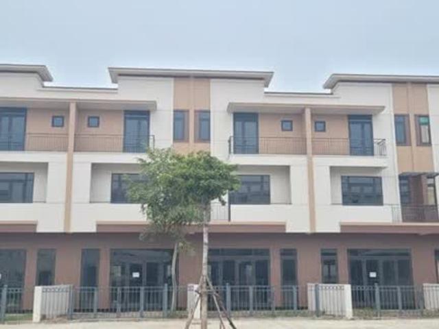 Chính chủ bán nhà phố 3 tầng mặt phố dạo bộ 26m tại centa vsip băc ninh